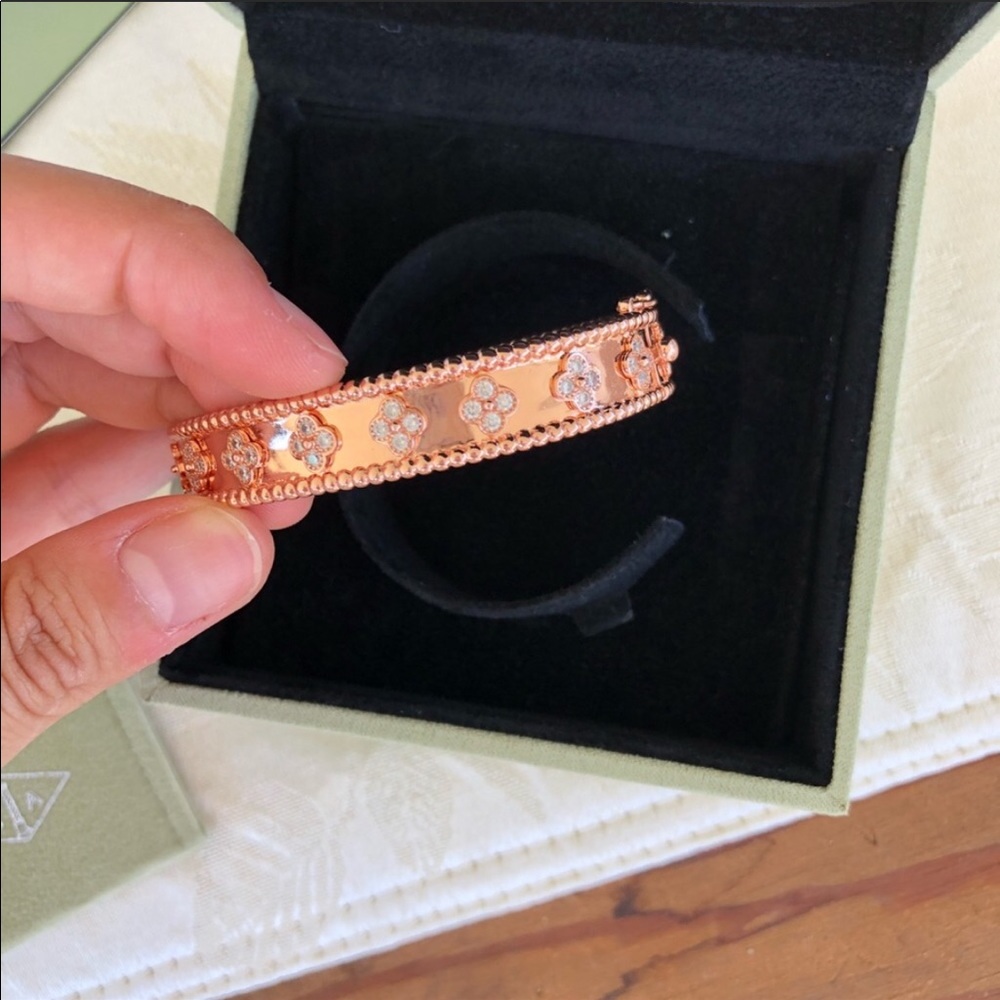 Brand new VCA rose gold bracelet - Picture 3 of 6